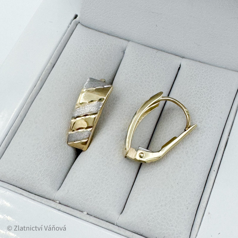 Žluté zlato náušnice na klapku se vzorem